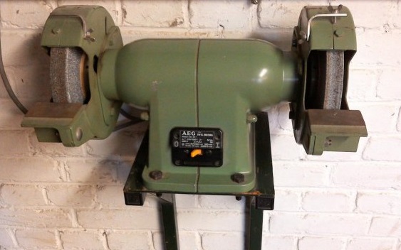 TOURET AEG.jpg