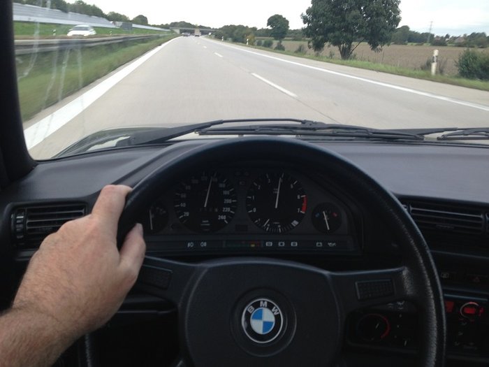 E30.jpg