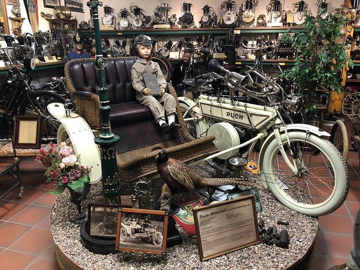 Side Puch 01.jpg