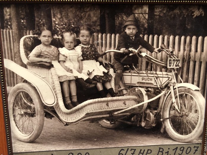 Side Puch 02.jpg