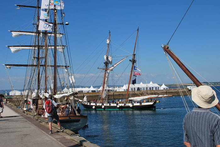 Marité de Granville à gauche et Recouvrance à droite.JPG