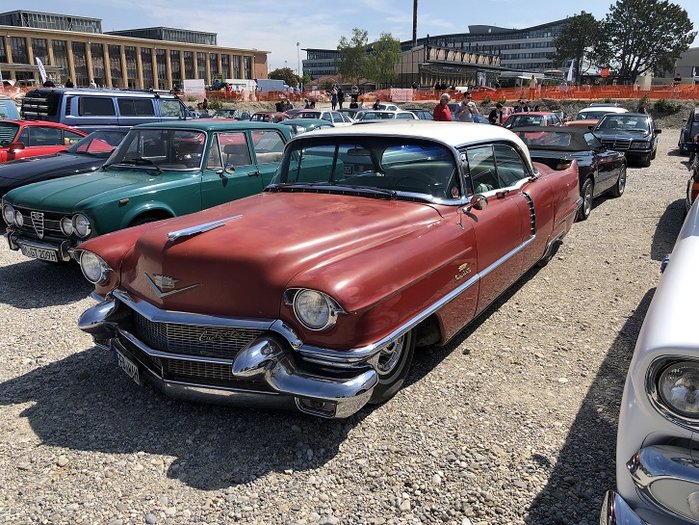 Cadillac 02.jpg