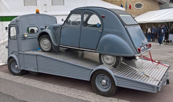 Citroën H et 2 CH.jpg