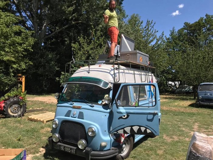 chargement estafette.jpg