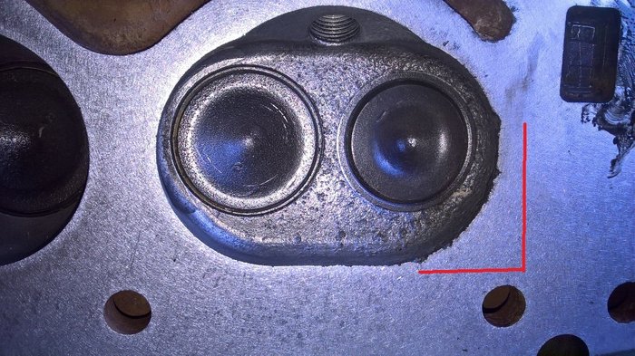 culasse abimée niveau cylindre 2.jpg