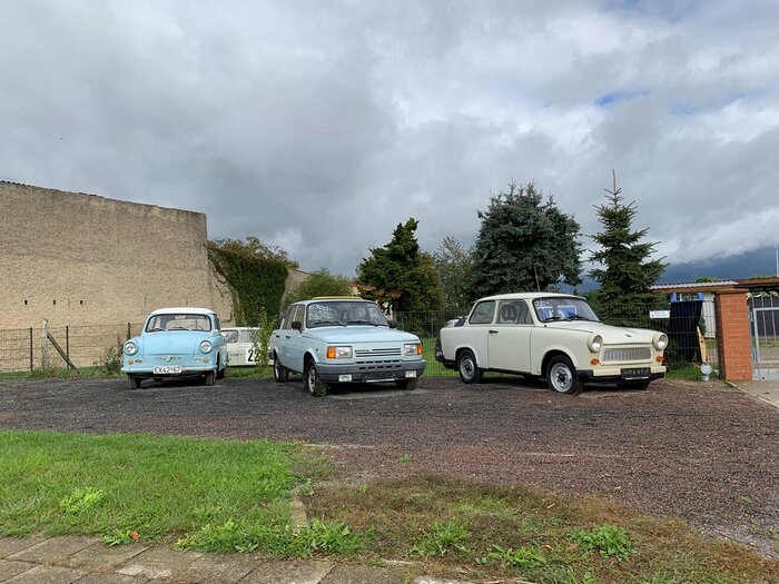 Trabant et Wartburg.jpg