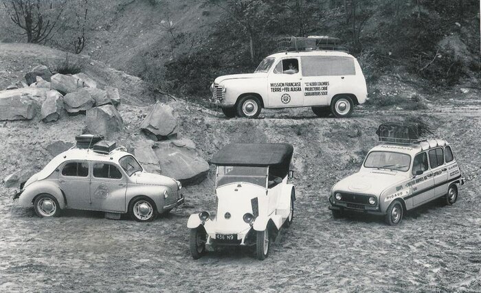 4 Renault en Afrique.jpg