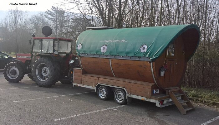 Tracteur et remorque tonneau 3 mars 23.jpg