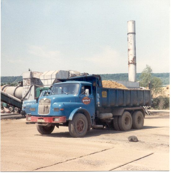 MAN_SAVIEM_14.215_GODARD.Yves_bmp.jpg