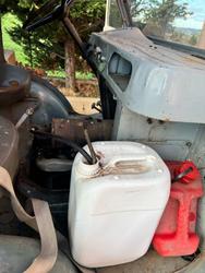 Goélette Renault cabine intérieur.jpg