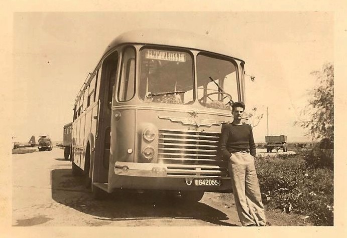 BAN Lartigue 1955 - Car Renault 120cv Fainéant.jpg