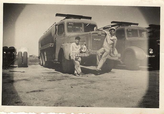 BAN Lartigue 1955 - Willeme - Citerne essence.jpg