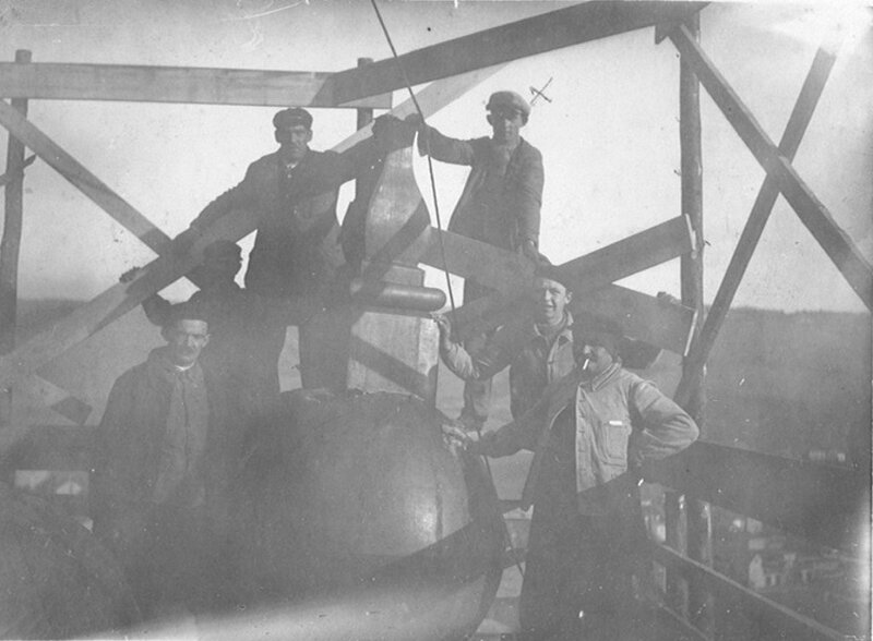 Papa coq eglise st Bénigne  Pontarlier.jpg