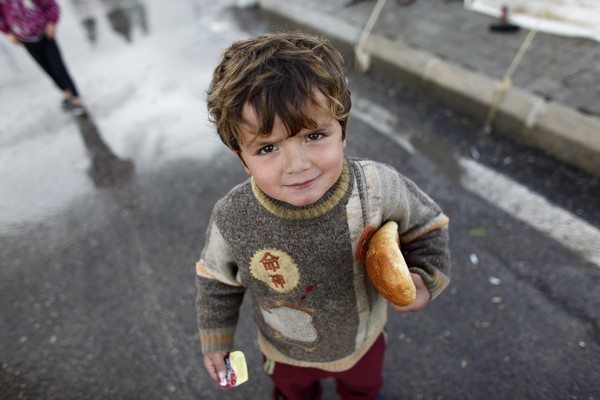 enfant-pain.jpg