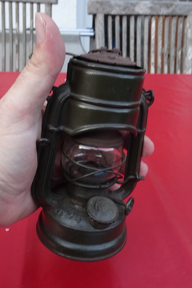 Feuerhand Atom 02.jpg